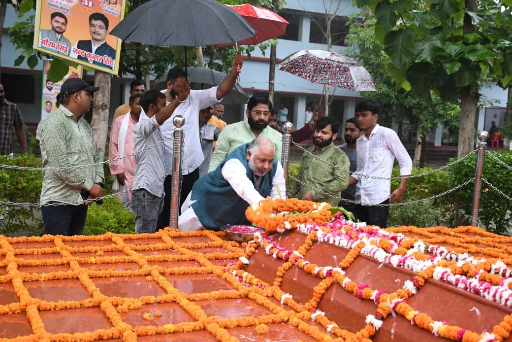 अयोध्या: जमीन से जुड़े किसान नेता थे मुन्ना सिंह चौहान: परिवहन मंत्री दयाशंकर सिंह 